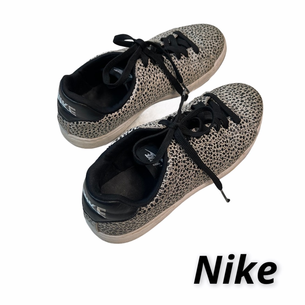 Nike Women’s Pebbled Polka Dot Slate Sneakers